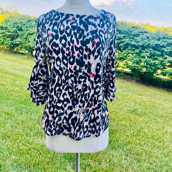 Context for Lord and Taylor Cheetah Bell Sleeve Women's Top - Picture 4 of 16